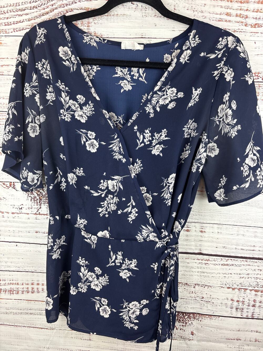 Sienna Sky Navy Blue Floral Faux Wrap Tie Blouse Womens M Career V Neck Peplum